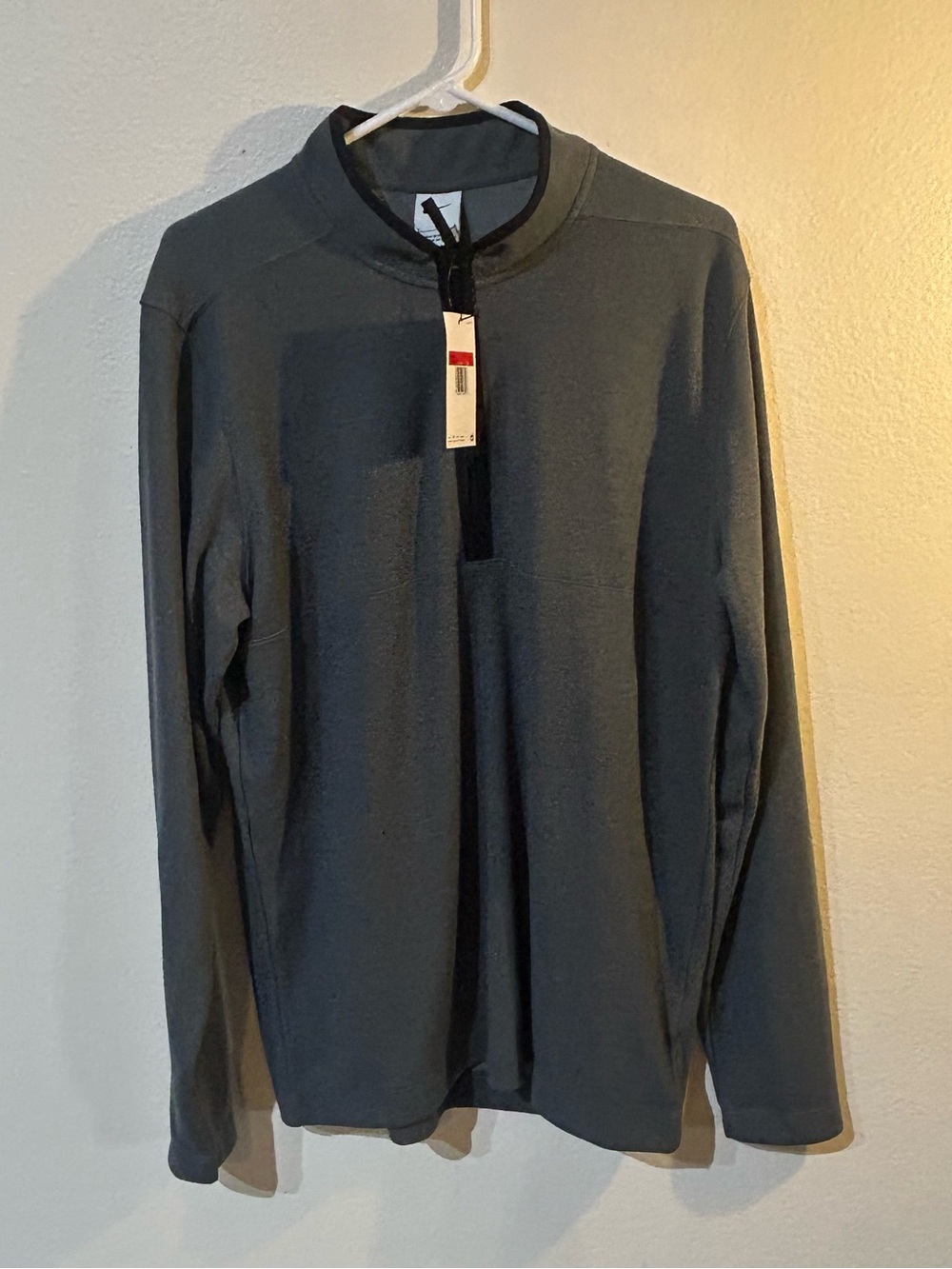 Nike Men’s Long Sleeve Quarter-Zip Shirt – Charcoal Gray